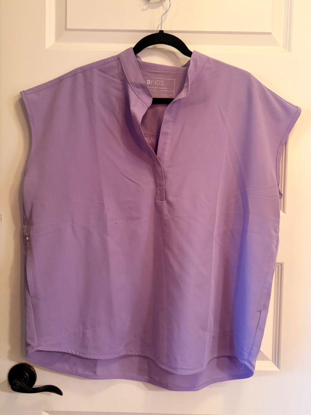 FIGS Rafaela™ Scrub Top Lavender - Picture 5 of 7